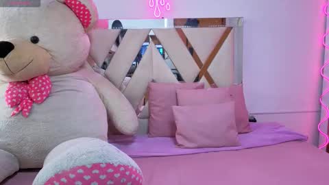 Moon  online show from September 13, 7:16 pm
