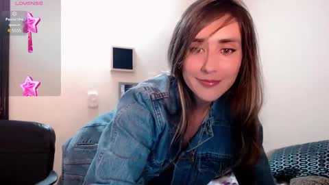 Moriah online show from December 4, 7:39 pm