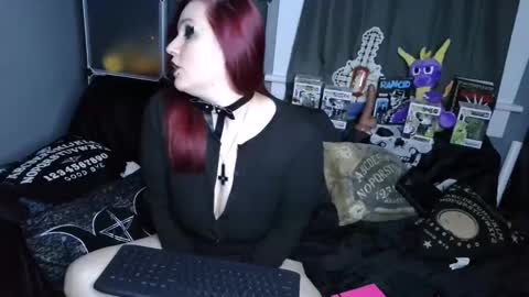 Moxxxie Morbid online show from December 28, 6:28 am