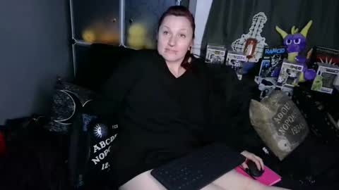 Moxxxie Morbid online show from January 2, 8:49 am