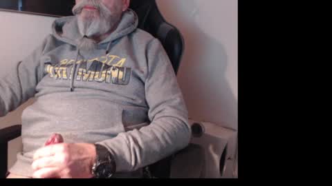 Snapshot of mr_boombastic2021 chatting on December 7, 11:01 am mr_boombastic2021 online show from December 7, 11:01 am