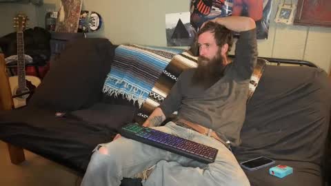 Snapshot of mr_valdor chatting on December 28, 12:04 am Valdor online show from December 28, 12:04 am