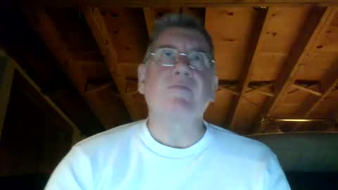 Snapshot of mrblade666 chatting on December 23, 12:35 am mrblade666 online show from December 23, 12:35 am