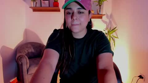 Snapshot of mrbuu_ chatting on February 21, 5:56 am Laura online show from February 21, 5:56 am