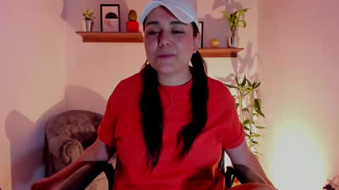 Snapshot of mrbuu_ chatting on February 13, 4:00 am Laura online show from February 13, 4:00 am
