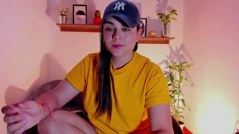 Snapshot of mrbuu_ chatting on January 29, 3:12 am Laura online show from January 29, 3:12 am