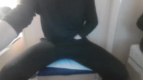 Snapshot of mrhotboy9906 chatting on December 25, 7:56 pm mrhotboy9906 online show from December 25, 7:56 pm