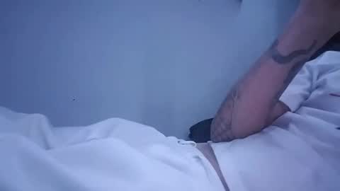 Snapshot of mrj1979 chatting on December 7, 10:17 am mrj1979 online show from December 7, 10:17 am