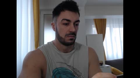 Snapshot of mrluckgx chatting on February 5, 9:36 am MrLuck online show from February 5, 9:36 am