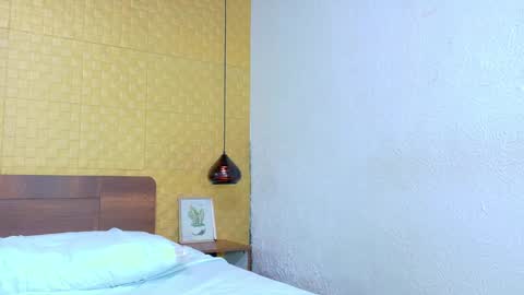 mrs_buttocks online show from January 13, 5:33 pm