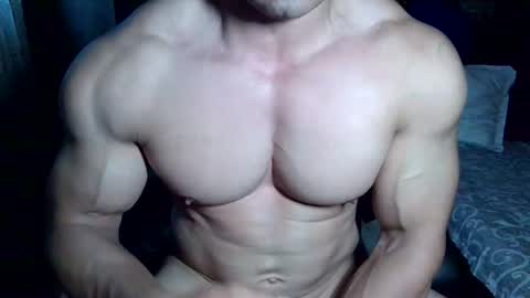 Snapshot of musclebredon chatting on September 17, 5:44 am BRENDON online show from September 17, 5:44 am