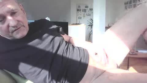 Snapshot of muskauer chatting on March 10, 7:33 am nobuddy online show from March 10, 7:33 am