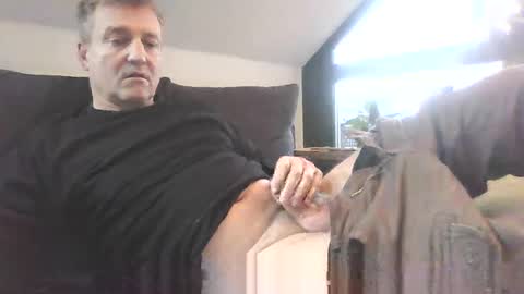 Snapshot of muskauer chatting on December 24, 1:06 pm nobuddy online show from December 24, 1:06 pm