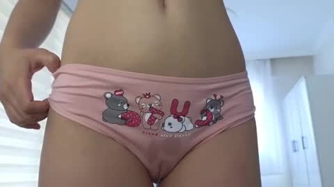 Snapshot of my_mia_ chatting on December 15, 10:39 am MIA I will be here Monday Wednesday Thursday Saturday online show from December 15, 10:39 am