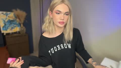 Sandra Muse online show from February 11, 12:04 pm