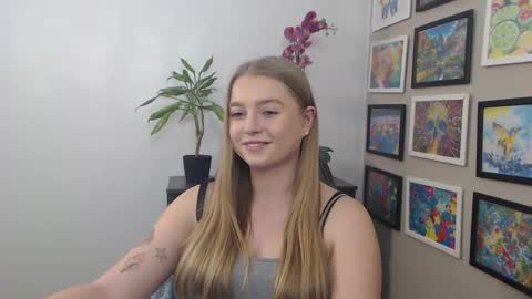 Snapshot of mysteryericax chatting on January 7, 3:12 pm Erica online show from January 7, 3:12 pm