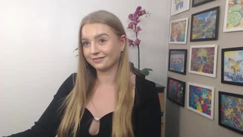 Snapshot of mysteryericax chatting on February 15, 11:17 am Erica online show from February 15, 11:17 am