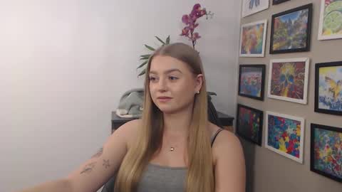 Snapshot of mysteryericax chatting on February 10, 10:31 am Erica online show from February 10, 10:31 am