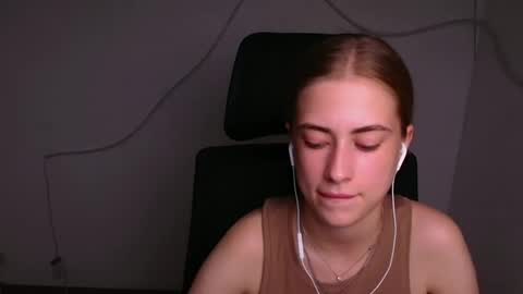 Snapshot of mysticemeli chatting on September 10, 5:25 pm Emelie online show from September 10, 5:25 pm