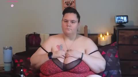 Snapshot of mzjuicybootay2169 chatting on September 19, 7:50 pm Mzjuicybootay online show from September 19, 7:50 pm