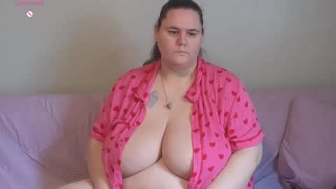 Snapshot of mzjuicybootay2169 chatting on September 10, 2:18 pm Mzjuicybootay online show from September 10, 2:18 pm