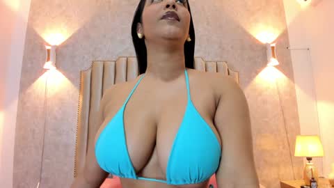 Snapshot of naisharousell chatting on December 15, 6:59 pm Naisha Rousell online show from December 15, 6:59 pm