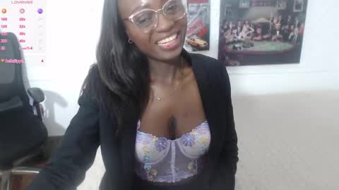 Snapshot of naomi_ackie chatting on September 12, 11:01 am Naomi Ackie online show from September 12, 11:01 am