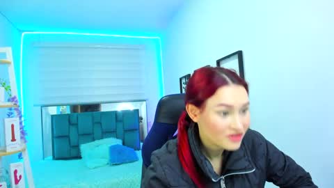 naomy online show from September 8, 11:37 pm