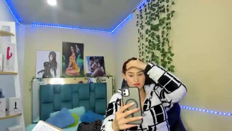naomy online show from January 24, 11:23 pm