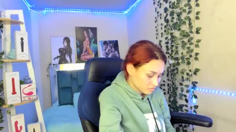 naomy online show from February 4, 1:45 am