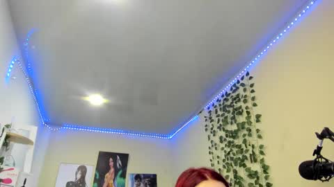 naomy online show from February 17, 1:36 am