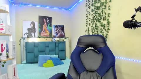 naomy online show from February 16, 10:32 pm