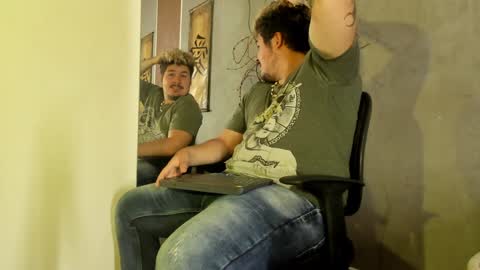 Snapshot of narciso_kh chatting on January 22, 2:14 pm deibyd online show from January 22, 2:14 pm