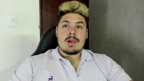 Snapshot of narciso_kh chatting on December 24, 4:22 am deibyd online show from December 24, 4:22 am