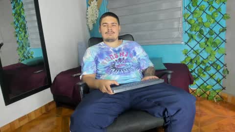 Snapshot of narciso_kh chatting on February 6, 2:26 pm deibyd online show from February 6, 2:26 pm