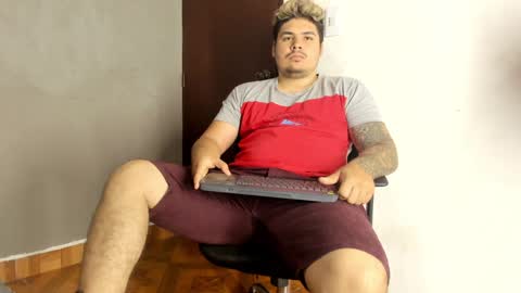 Snapshot of narciso_kh chatting on January 11, 1:11 pm deibyd online show from January 11, 1:11 pm