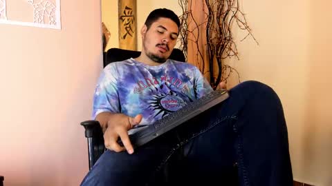 Snapshot of narciso_kh chatting on February 15, 12:54 pm deibyd online show from February 15, 12:54 pm