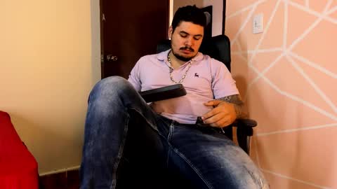 Snapshot of narciso_kh chatting on February 22, 1:13 pm deibyd online show from February 22, 1:13 pm