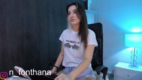 Nashly Fontana online show from December 22, 1:44 pm