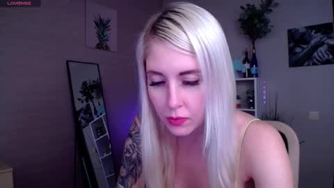 Snapshot of nastasya_cute chatting on March 5, 4:45 am Nastya online show from March 5, 4:45 am
