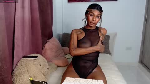 Snapshot of nastybrunette_ chatting on February 2, 12:09 am Julieth online show from February 2, 12:09 am