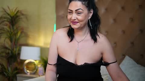 Snapshot of nataliareina chatting on February 10, 1:57 am Natalia online show from February 10, 1:57 am