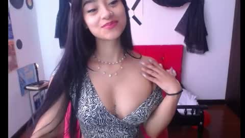 Nataly Escobar online show from February 7, 4:56 pm