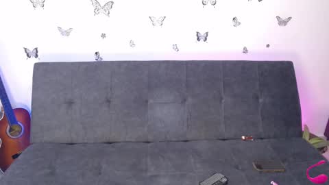 Snapshot of natalygreww chatting on February 24, 11:09 pm online show from February 24, 11:09 pm