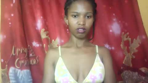 Snapshot of nathalie004 chatting on September 18, 6:39 am nathalie004 online show from September 18, 6:39 am