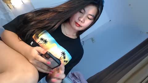 Snapshot of nathalie_hart chatting on March 7, 4:23 am Queen Marga online show from March 7, 4:23 am