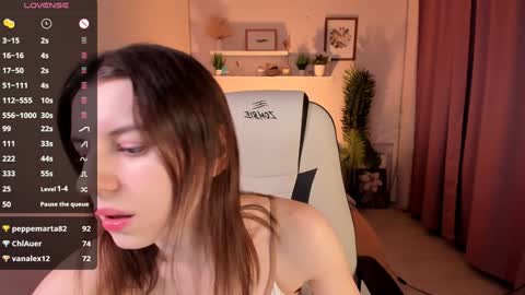 Melisa  FOLLOW ME  online show from December 1, 5:15 pm