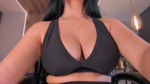 Naty Ferrer online show from February 12, 5:26 pm