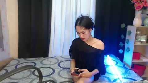 Snapshot of naughty_betany chatting on February 22, 8:50 am naughty_betany online show from February 22, 8:50 am