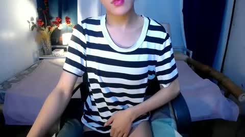 Snapshot of naughty_betany chatting on February 16, 12:32 pm naughty_betany online show from February 16, 12:32 pm